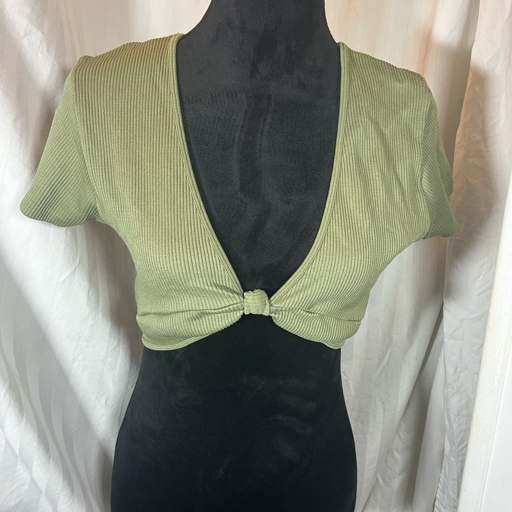 Aeropostale Womens XL Olive Green Ribbed Knot Front V-Neck Short Sleeve Crop Top